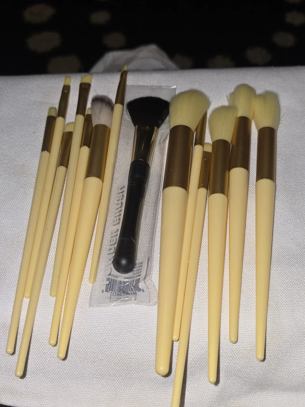 Yellow Makeup Brush Set for Women - 14-Piece